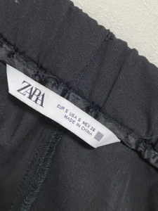 ZARA タグ　マーク　四角　◾️